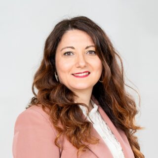 Dr Lucia Ferrara